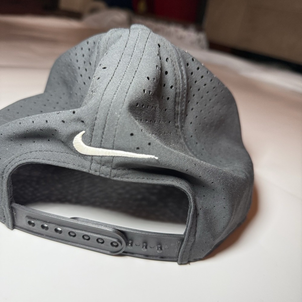 Nike Golf Aerobill Dri Fit Hat Gray Adjustable Cap Swoosh Logo - Picture 2 of 6